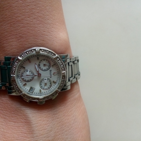 Silver Bulova watch - Picture 6 of 6
